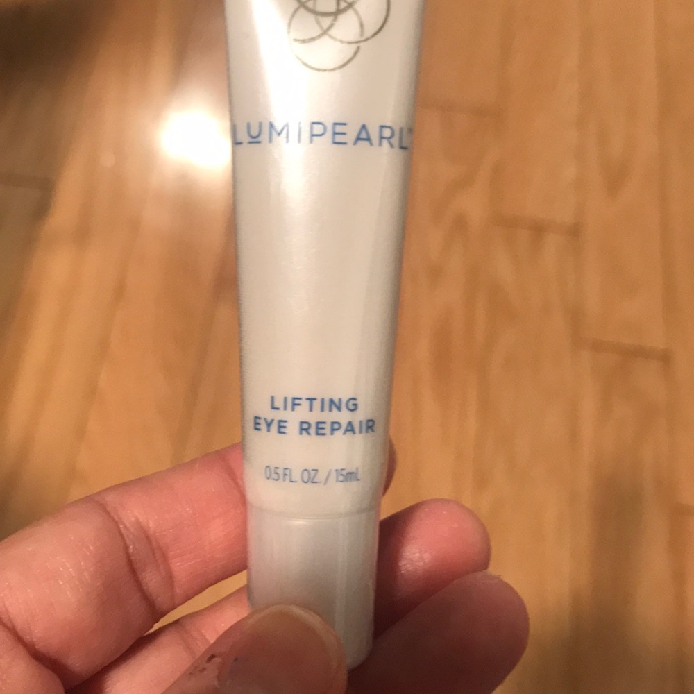 Lumipearl Lifting Eye Repair